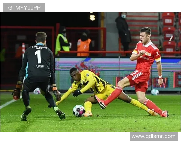 圣保利与维尔茨堡的精彩对决赛果揭晓引发热议 圣保利与维尔茨堡的精彩对决赛果揭晓引发热议