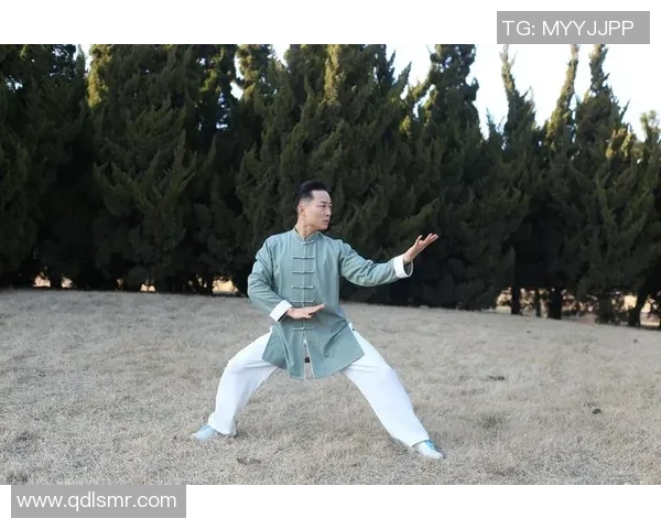 无底线！赵鸿刚露出武林网红实质，暗示自己正在练洗髓功根部垂吊